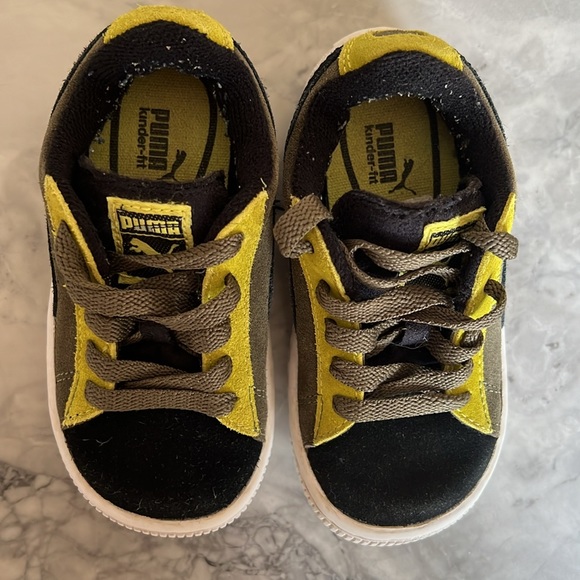 Toddler Puma Sneakers - Picture 2 of 4